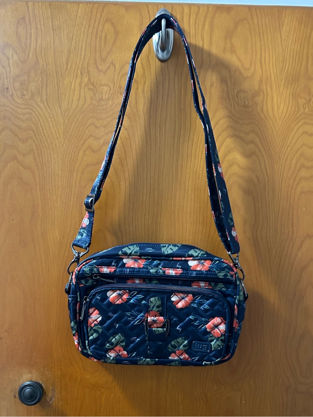 Lug Carousel
Navy Floral Quilted Crossbody with Coral Flowers